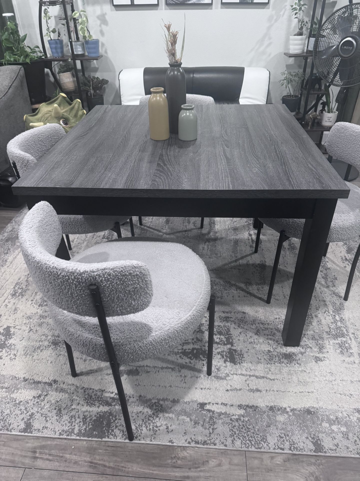 Set of 4 Teddy Boucle Chairs and Square Table