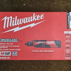 Milwaukee
M12 12V Lithium-Ion Cordless Brushless Rotary Tool with (1) 2.0 Ah Battery Pack and Charger