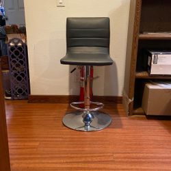 Bar Stool/Adjustable Chair
