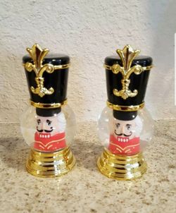 snow globe salt and pepper shaker