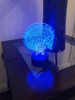 Peacock hologram lamp