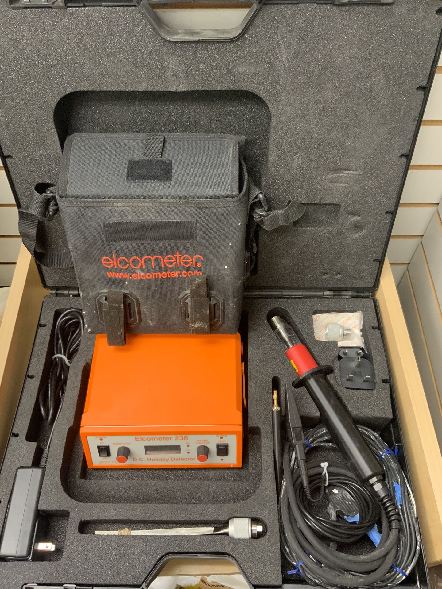 Elcometer 236 D.C Holiday Detector Complete Kit