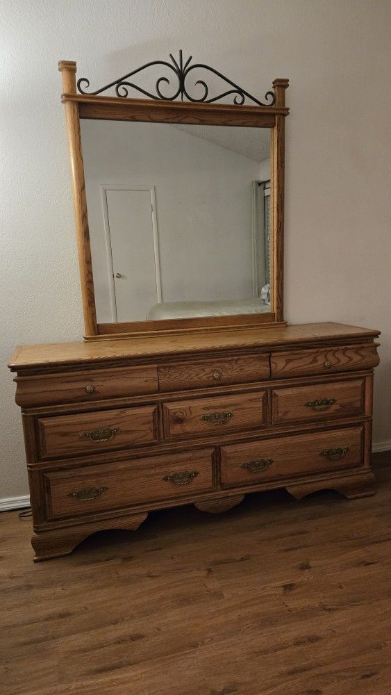 4 Pc Bedroom Furniture- 0ak