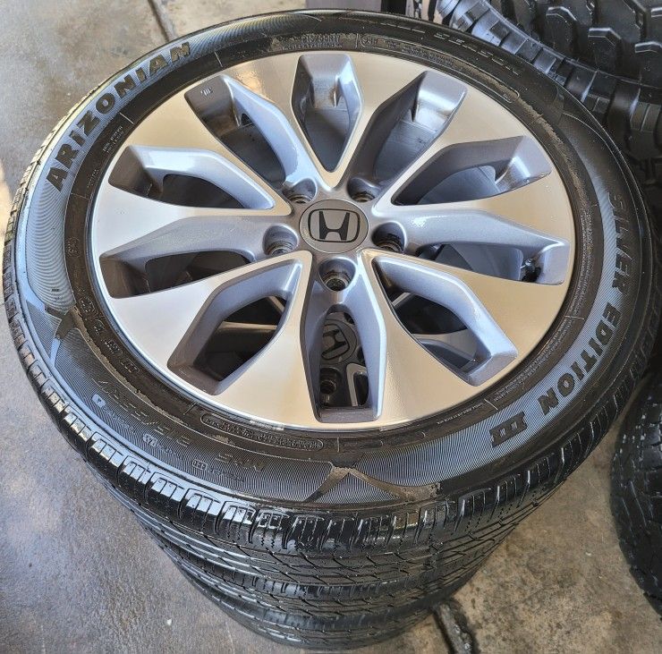 OEM HONDA ACCORD HONDA CIVIC RIMS AND TIRES 17 INCH 5 LUGS RINES DE HONDA 215/55/17