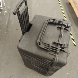 Pelican Case On Wheels 