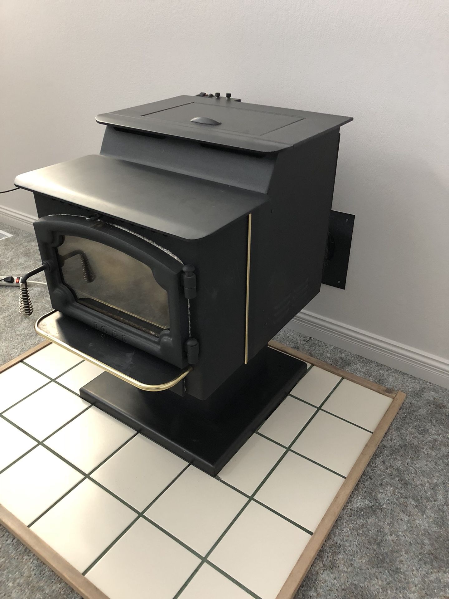 GREAT CONDITION LOPI 400PS PELLET STOVE for Sale in Tacoma, WA - OfferUp