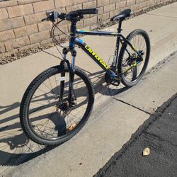 CANNONDALE CATALYST MOUNTAIN BIKE 