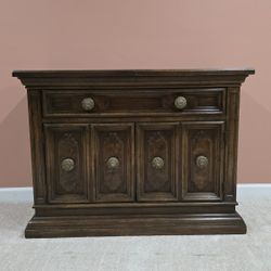 Vintage American of Martinsville Rolling Dry Bar with slide top