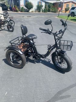 Electric tricycle
