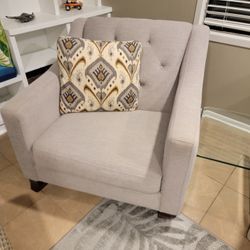 OVERSIZED ACCENT CHAIR & STORAGE OTTOMAN