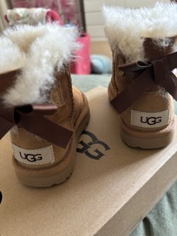Toddler Uggs 6C 