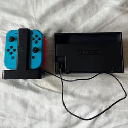 Nintendo Switch Controllers and Tv Doc & Charging Station