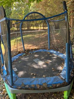 Kids Trampoline with Safety Enclosure Net