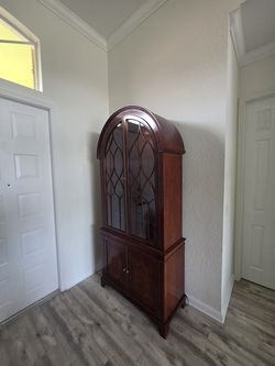 Traditional Cherry Wood Curio / Display Cabinet