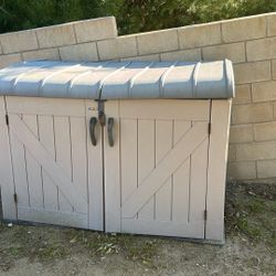 Lifetime Utility Garden Shed 