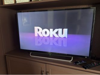 40 inch Sony TV + Roku Stick & Remotes - Perfect Bedroom/Dorm Setup