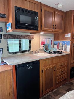 RV 19 FT AR one Maxx Starcraft 22” with the bum