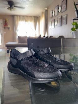 Black Nike's