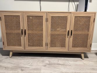 Entertainment center