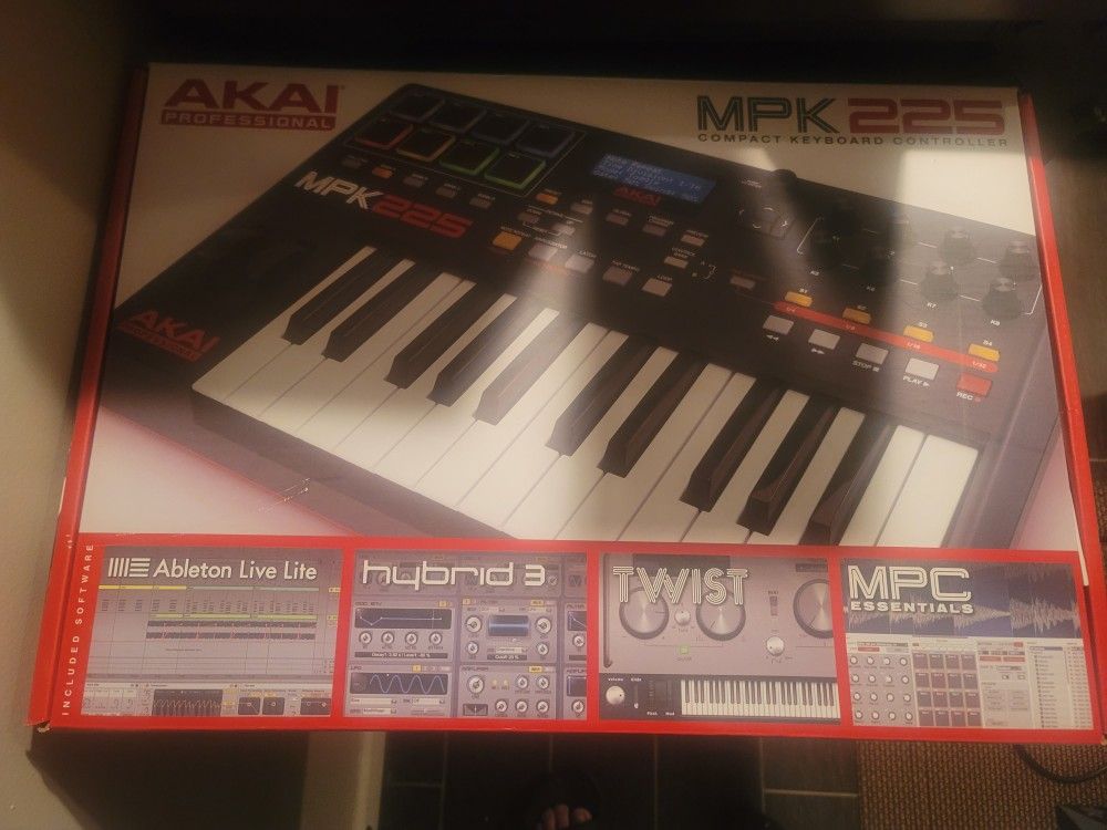 Akai MPK 225