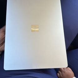 Microsoft Window 2013 Laptop 