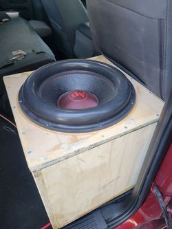 Subwoofer 15  audio pipe $200 cash amplificador $200