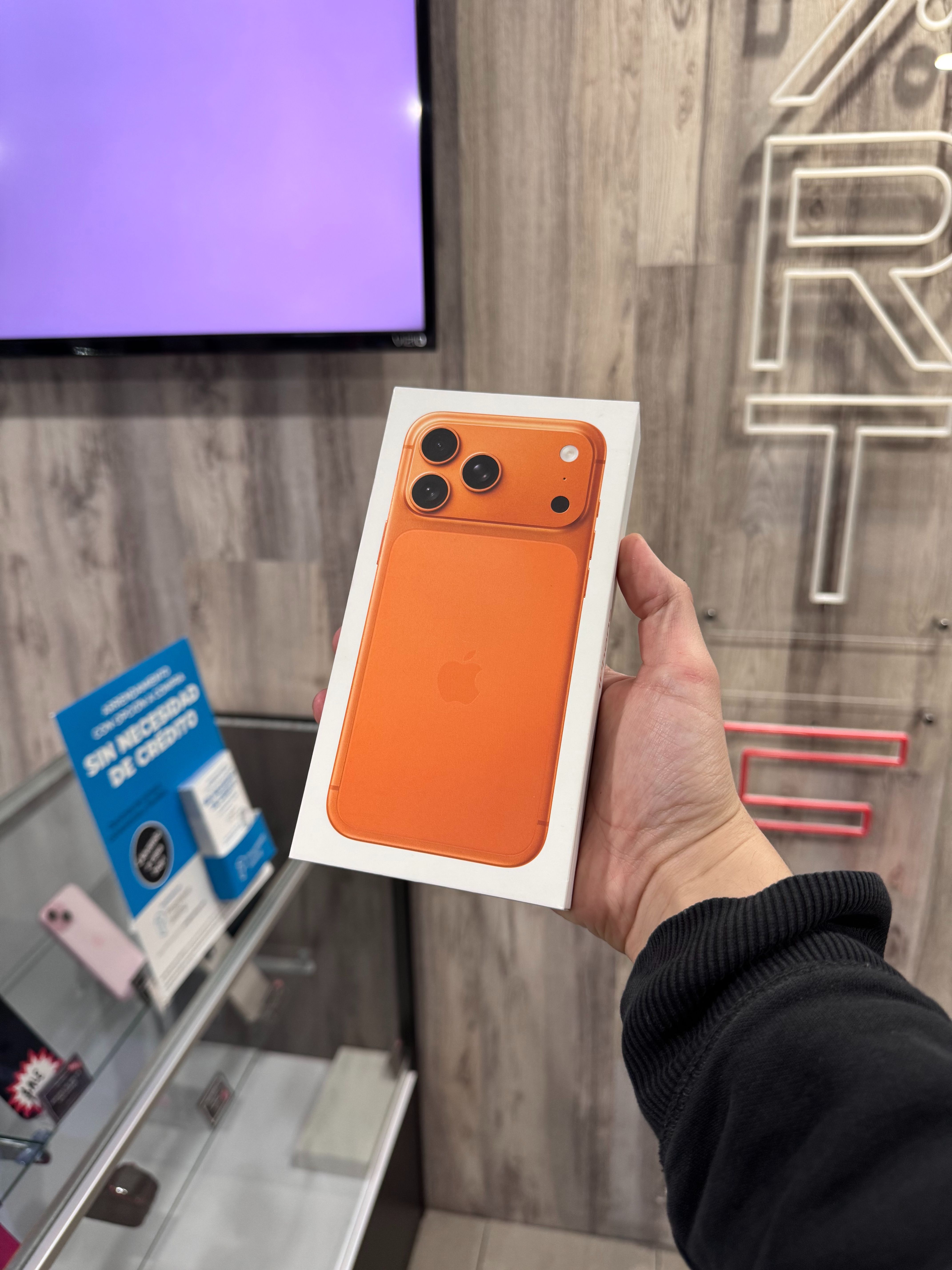 Get your iPhone 17 Pro Max in Christmas!