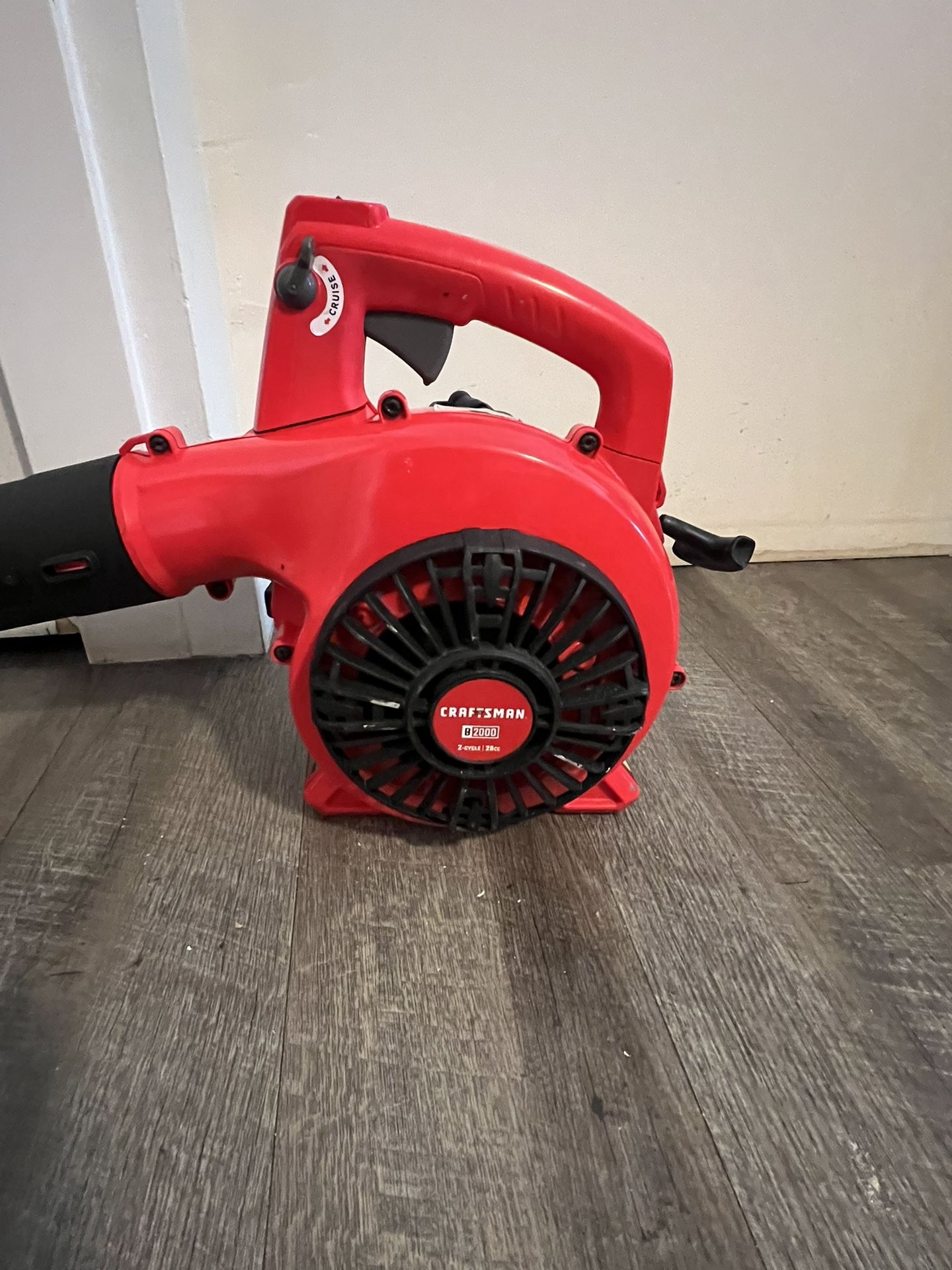 Craftsman B2000 Leaf Blower, 25cc, 2-cycle gas engine.