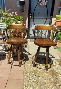 2 VINTAGE WOOD STOOLS.