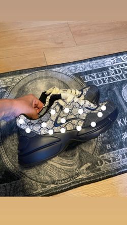 Sneakers (READ DESCRIPTION)