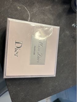 Miss Dior perfume