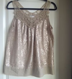 Women's top size large
