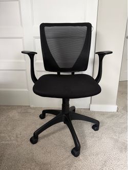Black Desk Chair