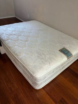 Mattress queen size