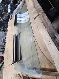 1985 to 95 Toyota truck rear glass