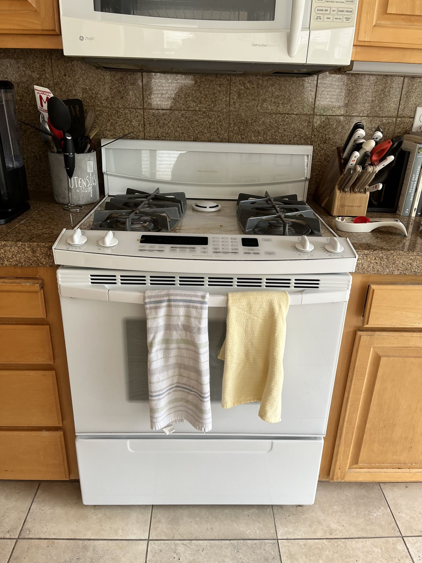 Kitchen Aid Gas stove And Oven