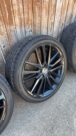 Toyota Camry wheels and tires