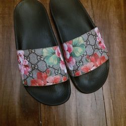 Gucci Slides..No Box.Authentic. Size 38 