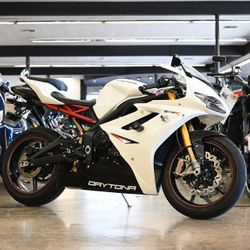 2012 TRIUMPH DAYTONA 675R