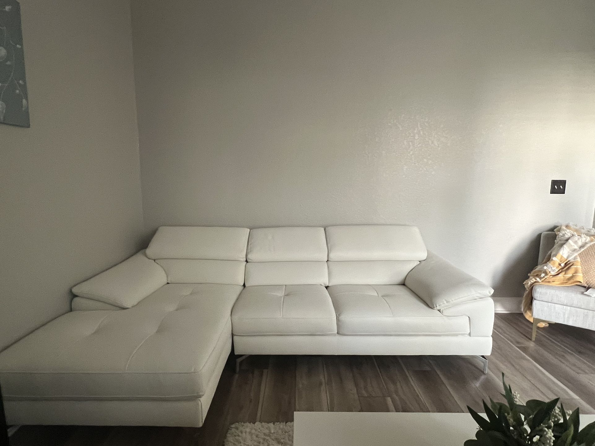 Modern White Sectional Sofa – Like New – Never Used!