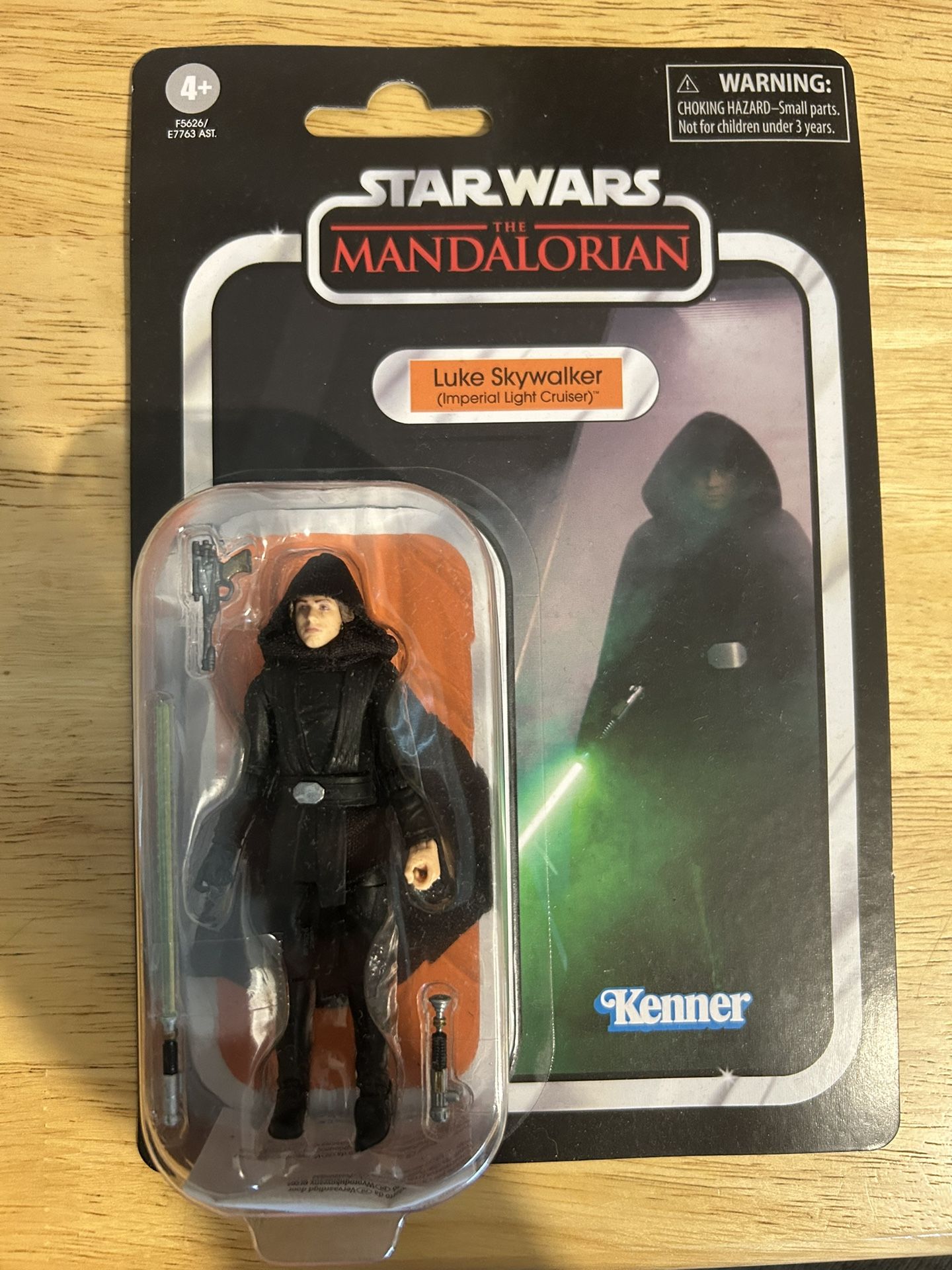 Star Wars The Mandalorian Luke Skywalker (Imperial Light Cruiser) Action Figure