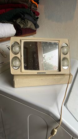 Vintage Makeup Mirror With Lights