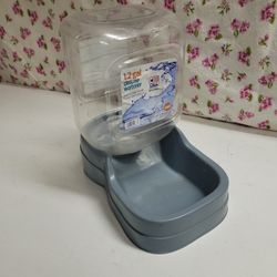 Gravity Pet Watering Bowl
