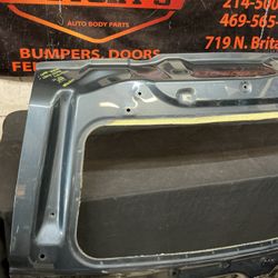 GMC YUKON/CHEVY TAHOE/SUBURBAN 2021-2024 TAILGATE SHELL OEM 