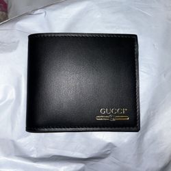 Black Gucci Leather Wallet With Gucci Logo (8 Card Slot)