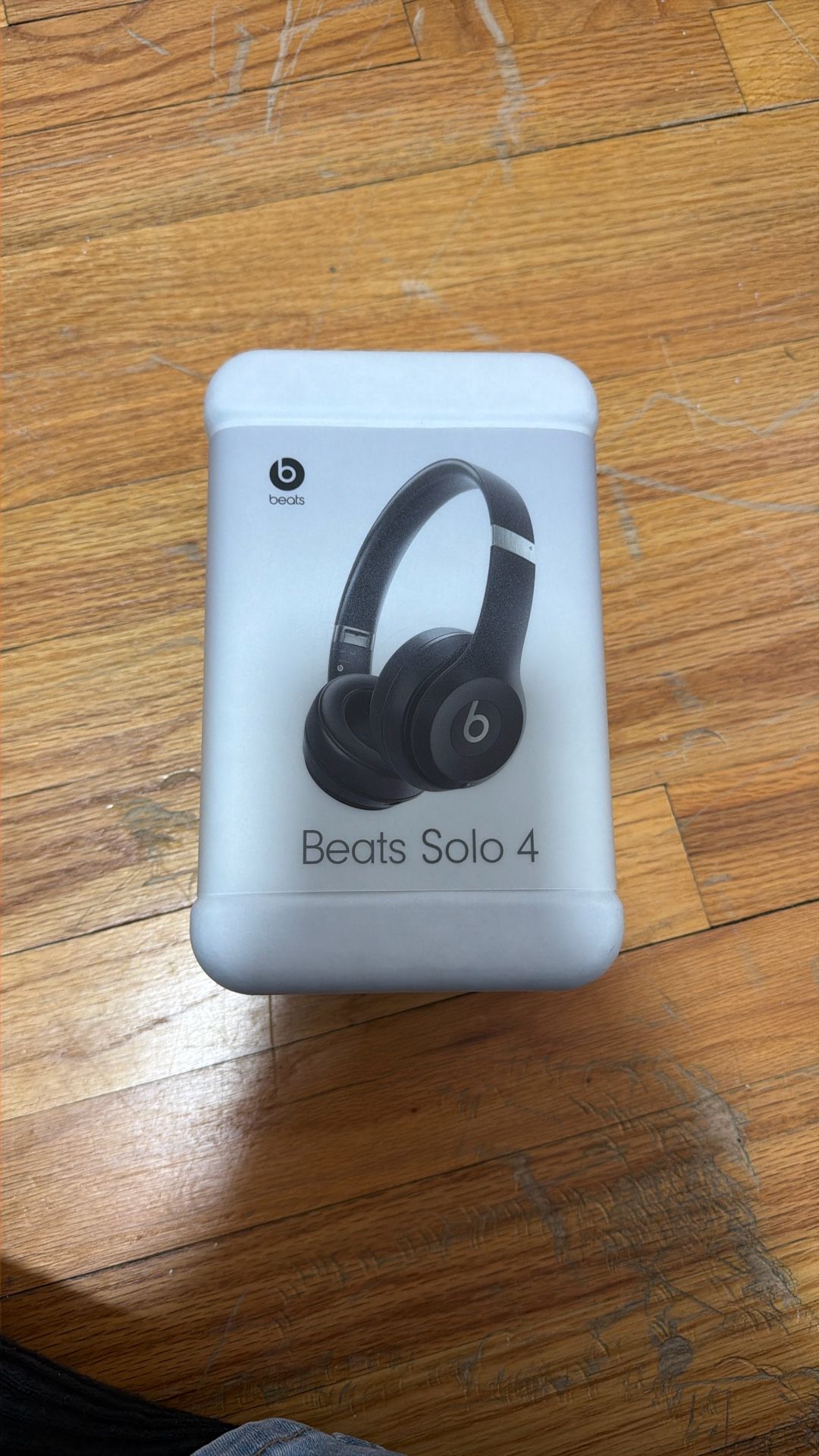 Beats Solo 4 - Wireless On-Ear Bluetooth Headphones