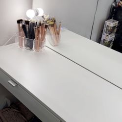 Vanity Desk w/ Mirror & Detachable Lights 