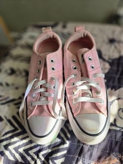 Pink converse