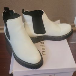 Madden Girl Kween boots white size 6 womens