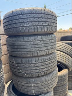 225/55r19 Goodyear tires en Excelentes Conditiones de Vida Las 4
